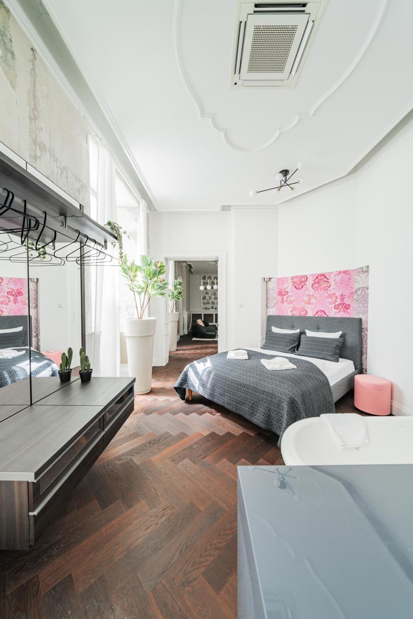 Luxury Designer In Center Of * Wenen